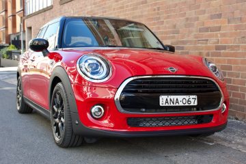 2019-MINI-Cooper-5-door-red-front-3-4-detail