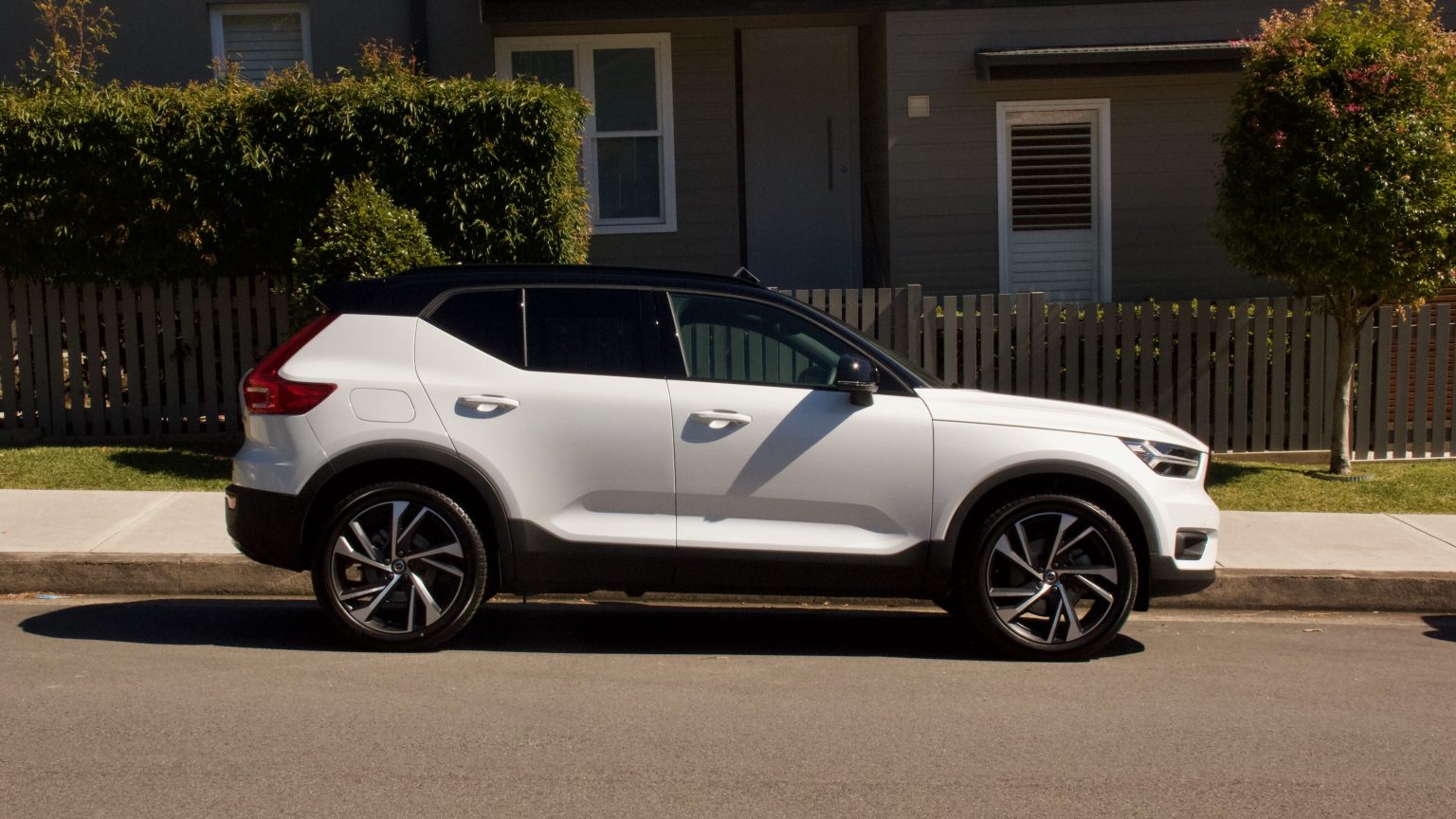2020 Volvo XC40 T5 R-Design Review: SUVs Don't Get Better | DiscoverAuto