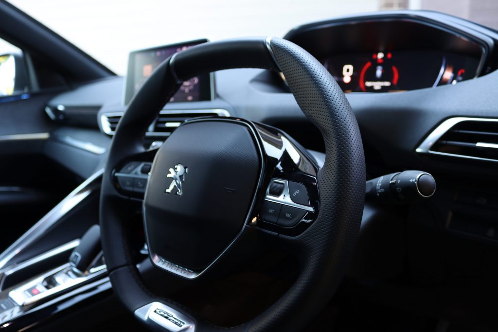 2020 Peugeot 3008 leather steering wheel
