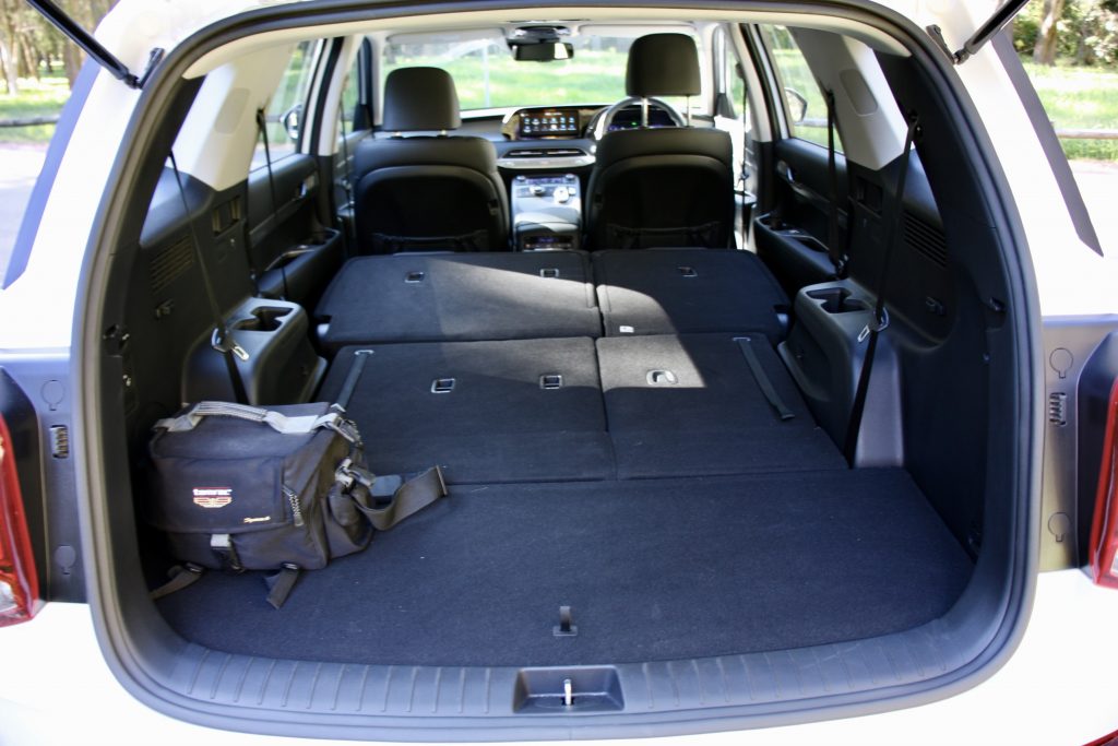 Palisade boot with two seats in place