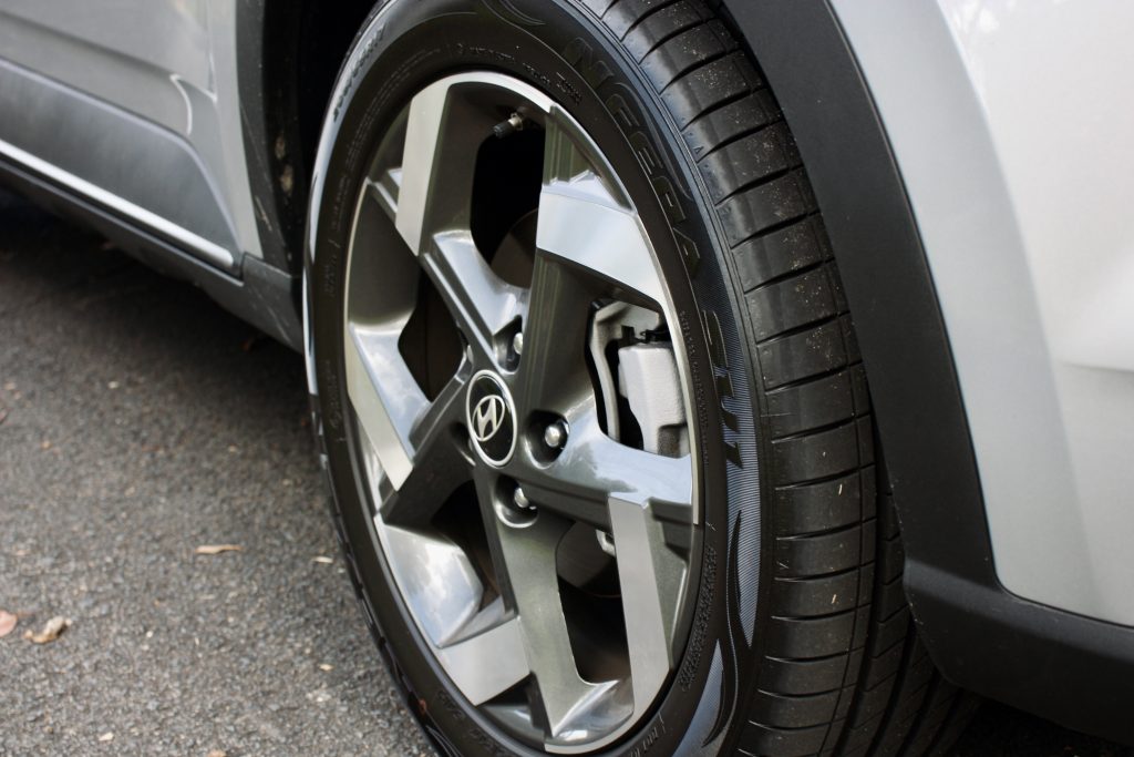 2021 Hyundai Venue Elite 17-inch alloy wheels