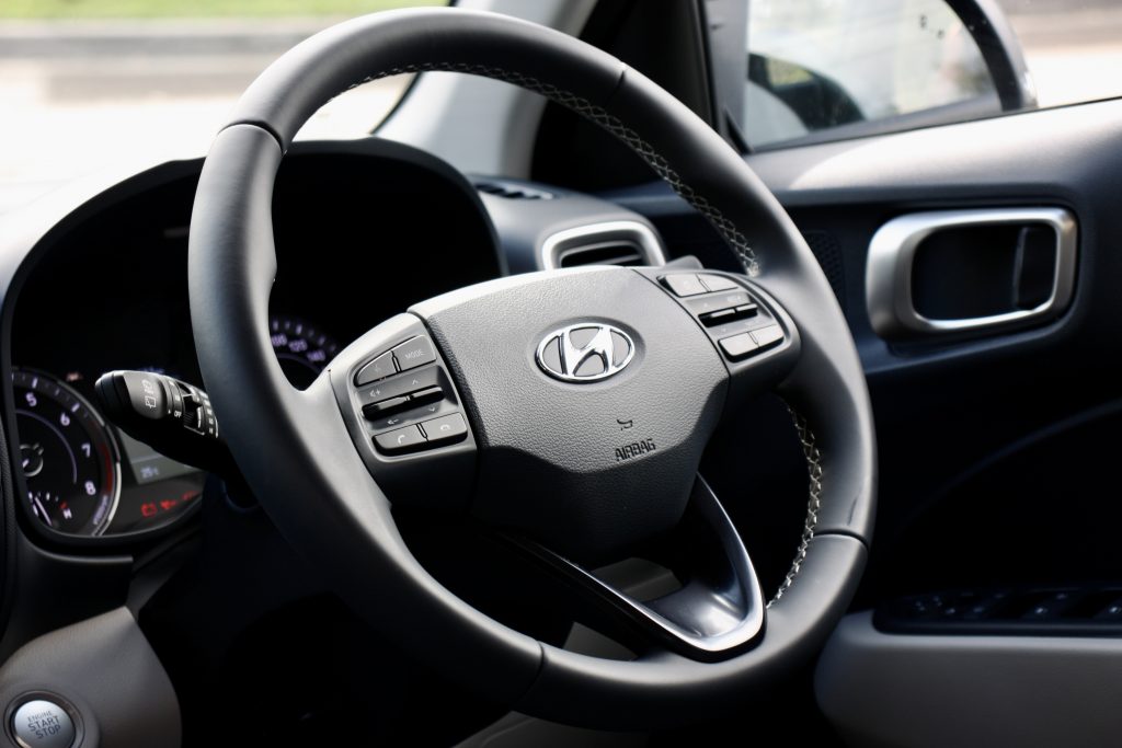 2021 Hyundai Venue Elite steering wheel