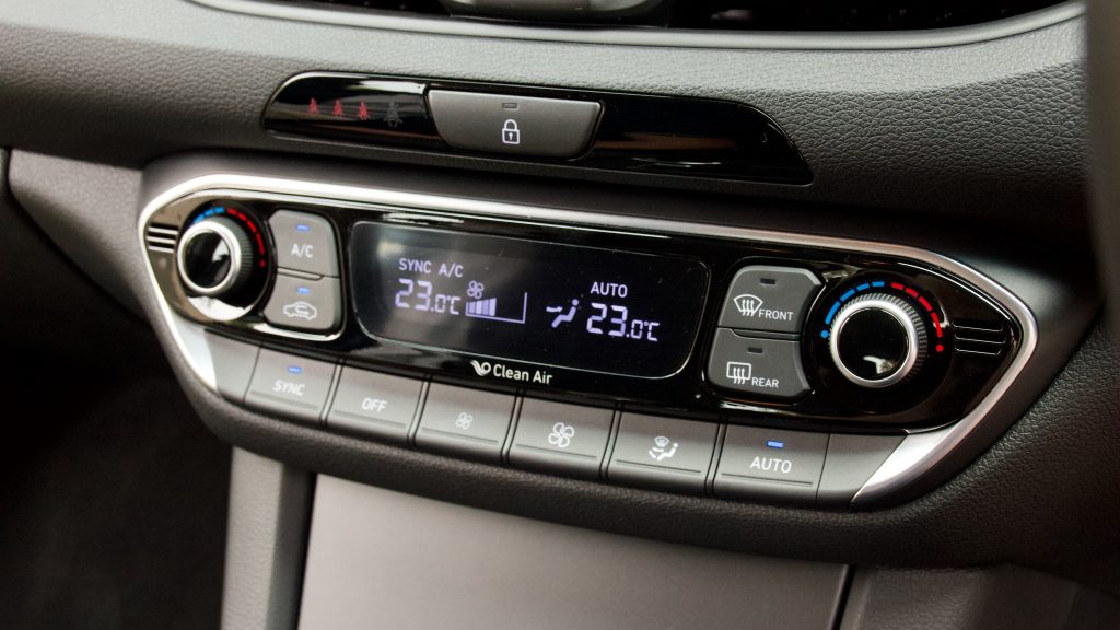 2021 Hyundai i30 Elite climate control