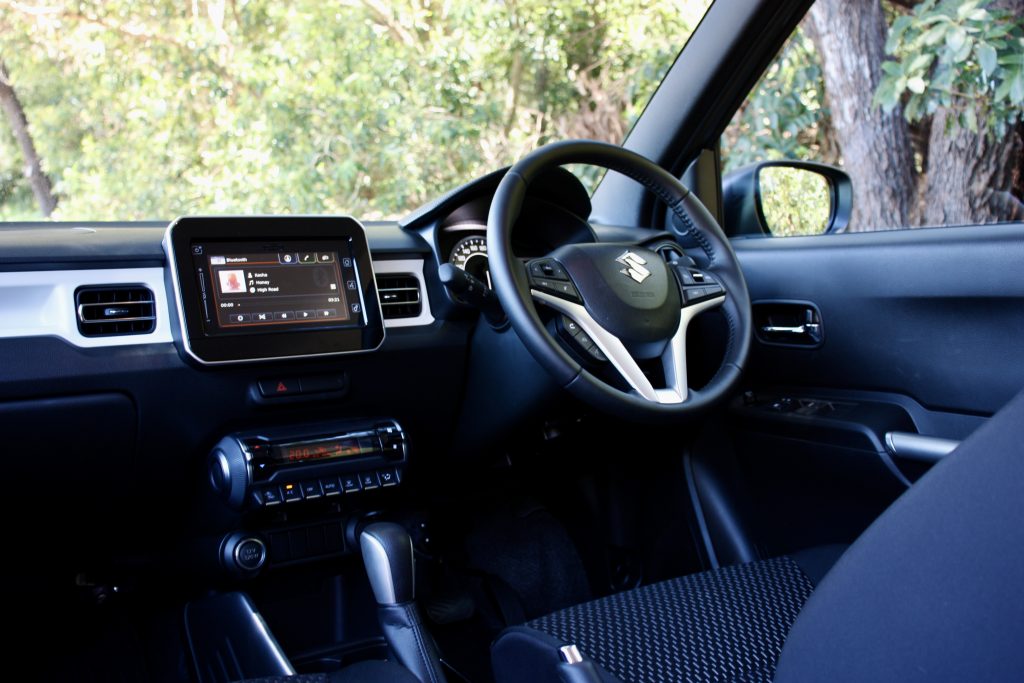 Suzuki Ignis GLX interior