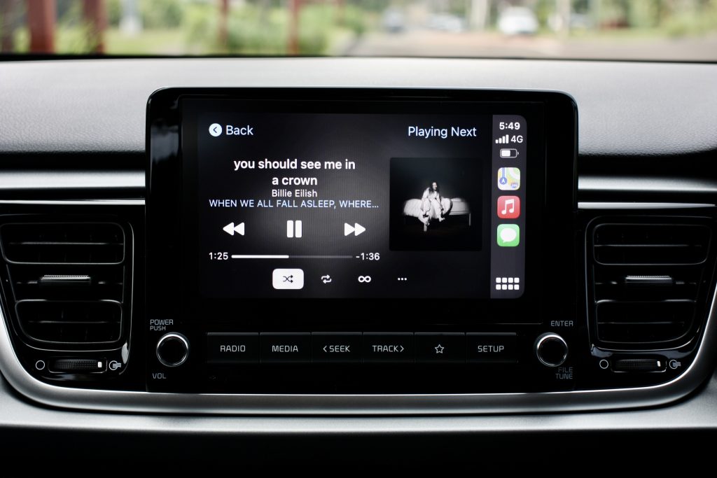 8.0-inch touchscreen with wireless Apple CarPlay