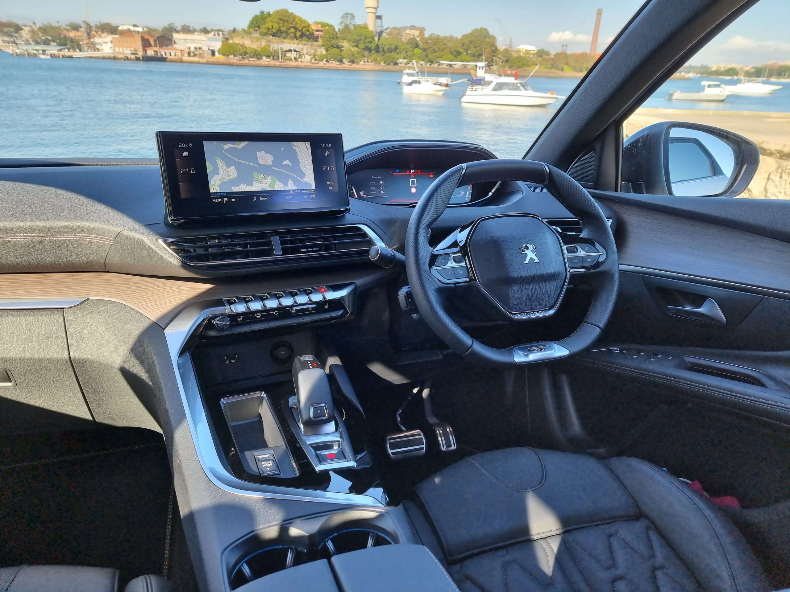 2021 Peugeot 5008 interior