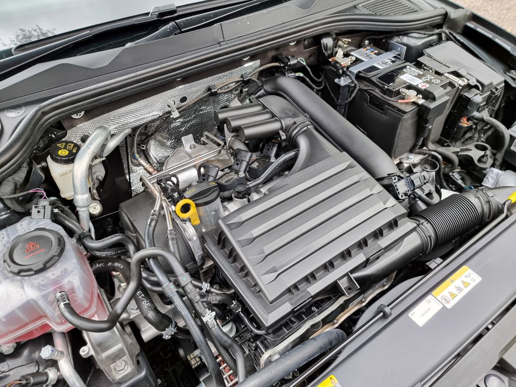 2021 VV Golf Mk8 engine