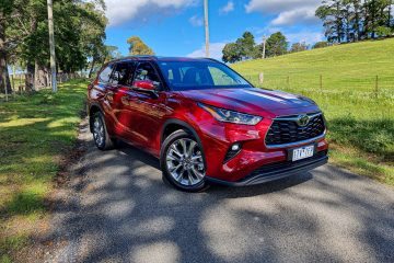 2022 Toyota Kluger V6 front