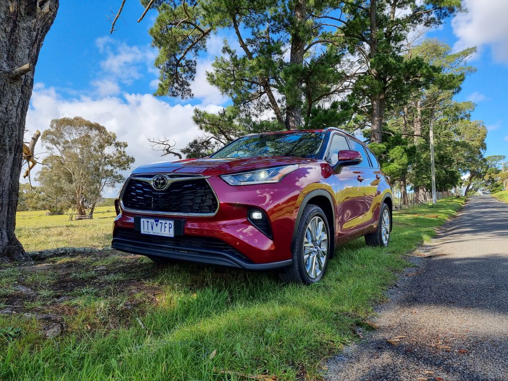 2022 Toyota Kluger V6 front