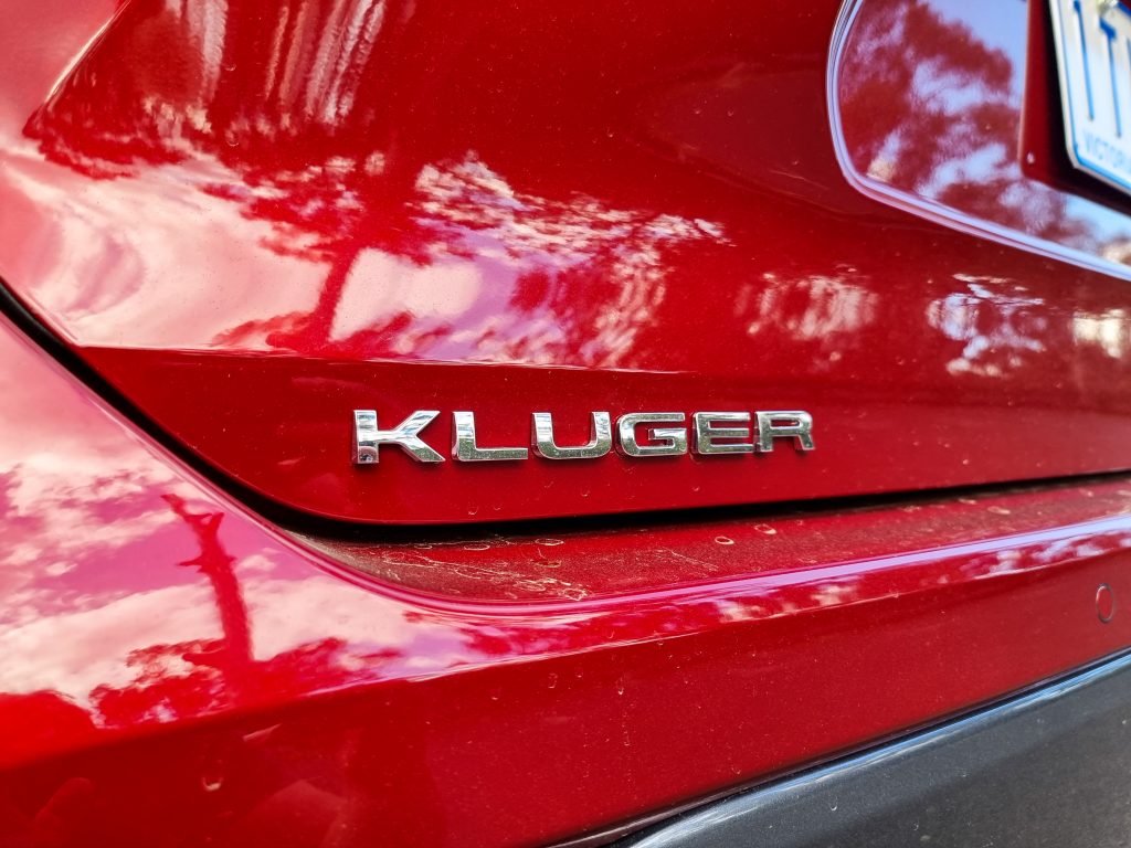 2022 Toyota Kluger V6 badge