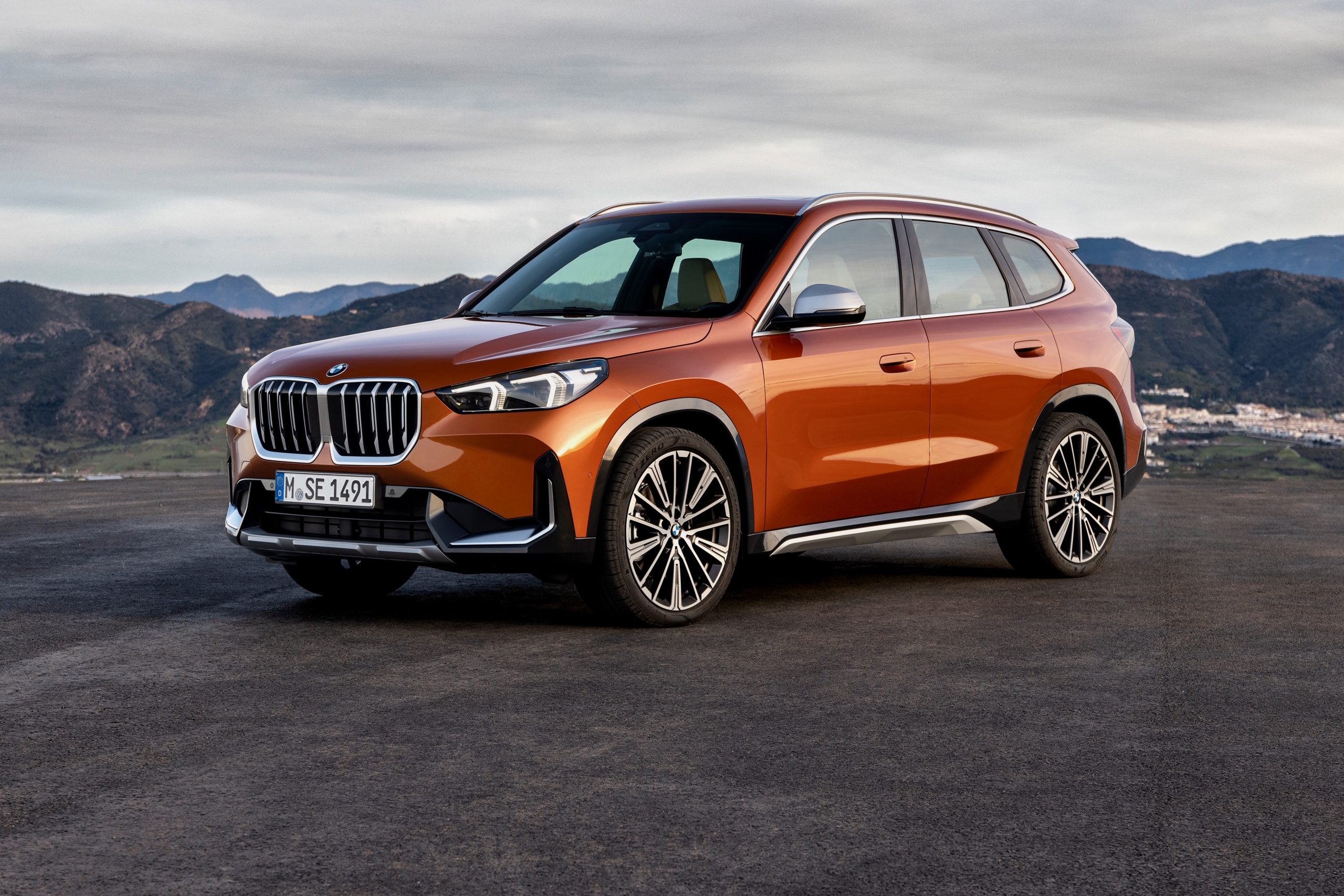 Х1 1. BMW x1. Новый БМВ х1 2023. BMW x1 2020. BMW x1 u11.