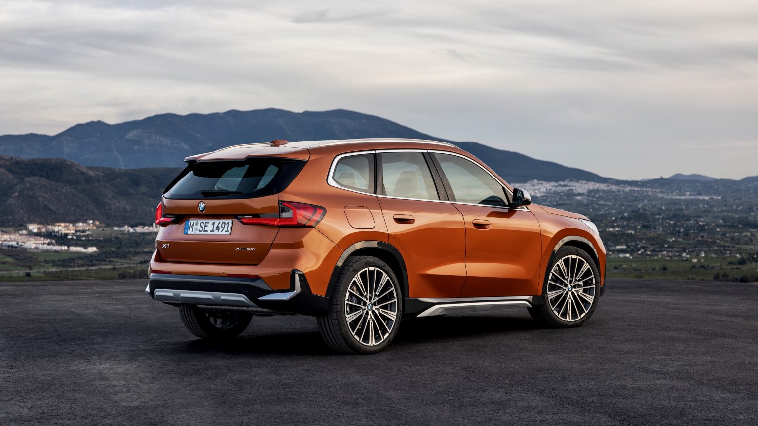 2023 BMW X1 Revealed with Electric iX1 Variant | DiscoverAuto