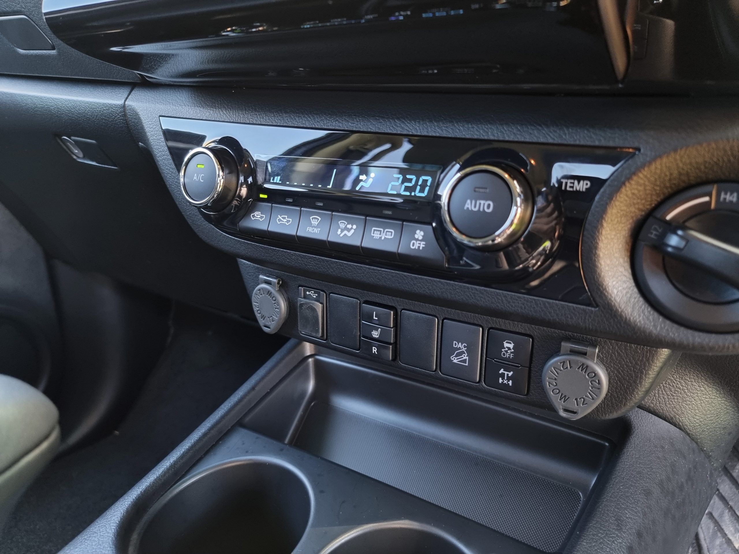 2022 Toyota HiLux SR5 interior
