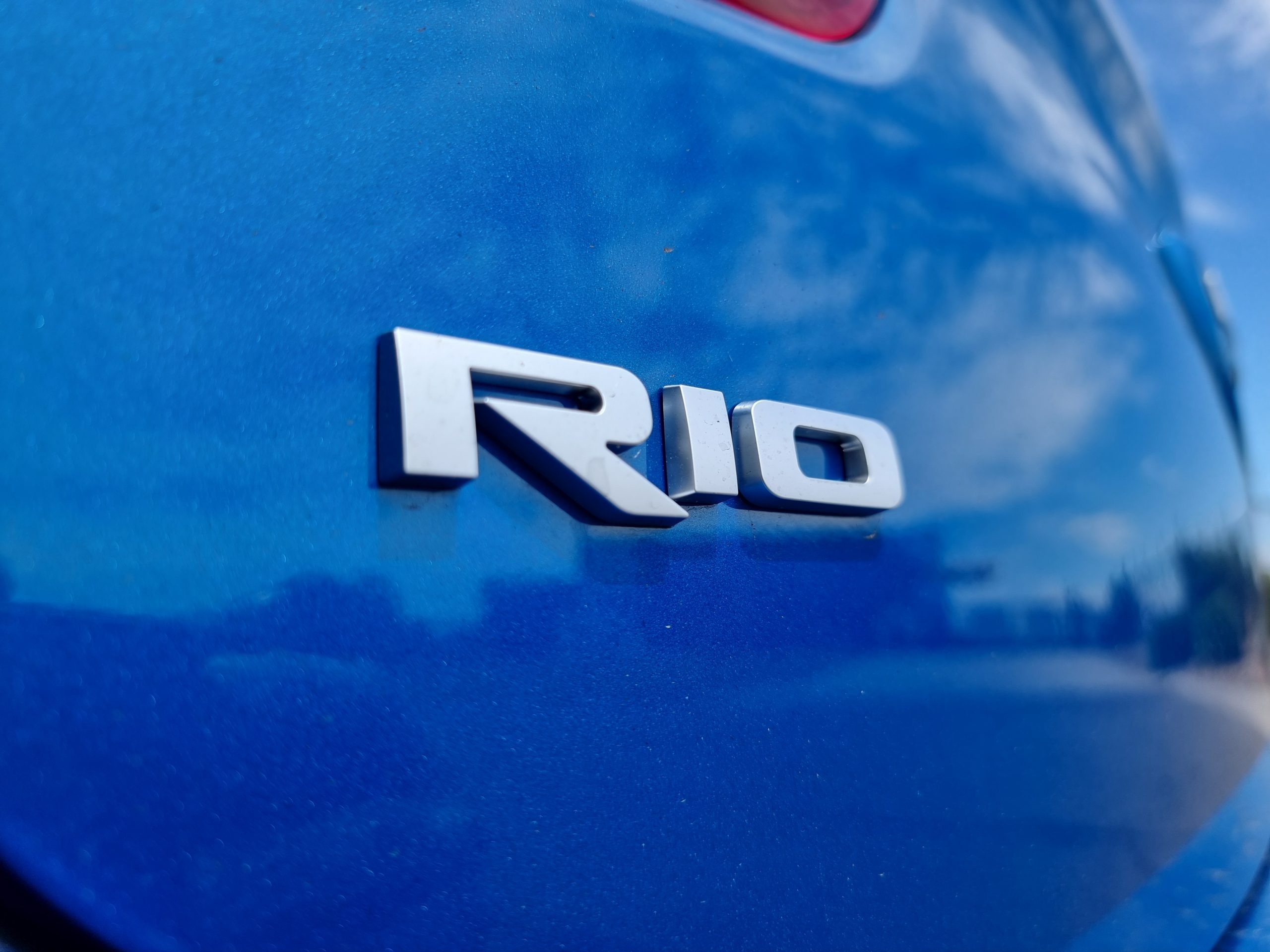 Kia Rio badge