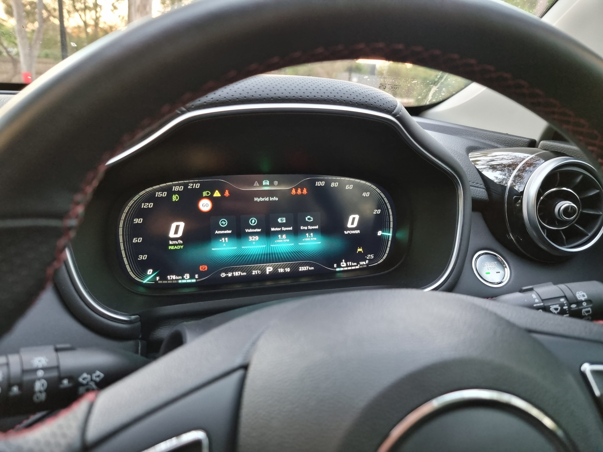 2022 MG HS PHEV instruments