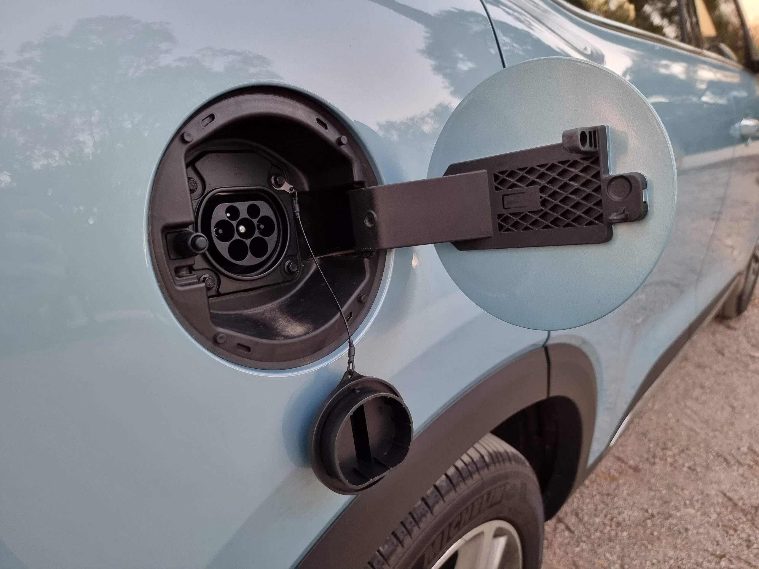 2022 MG HS PHEV charge port