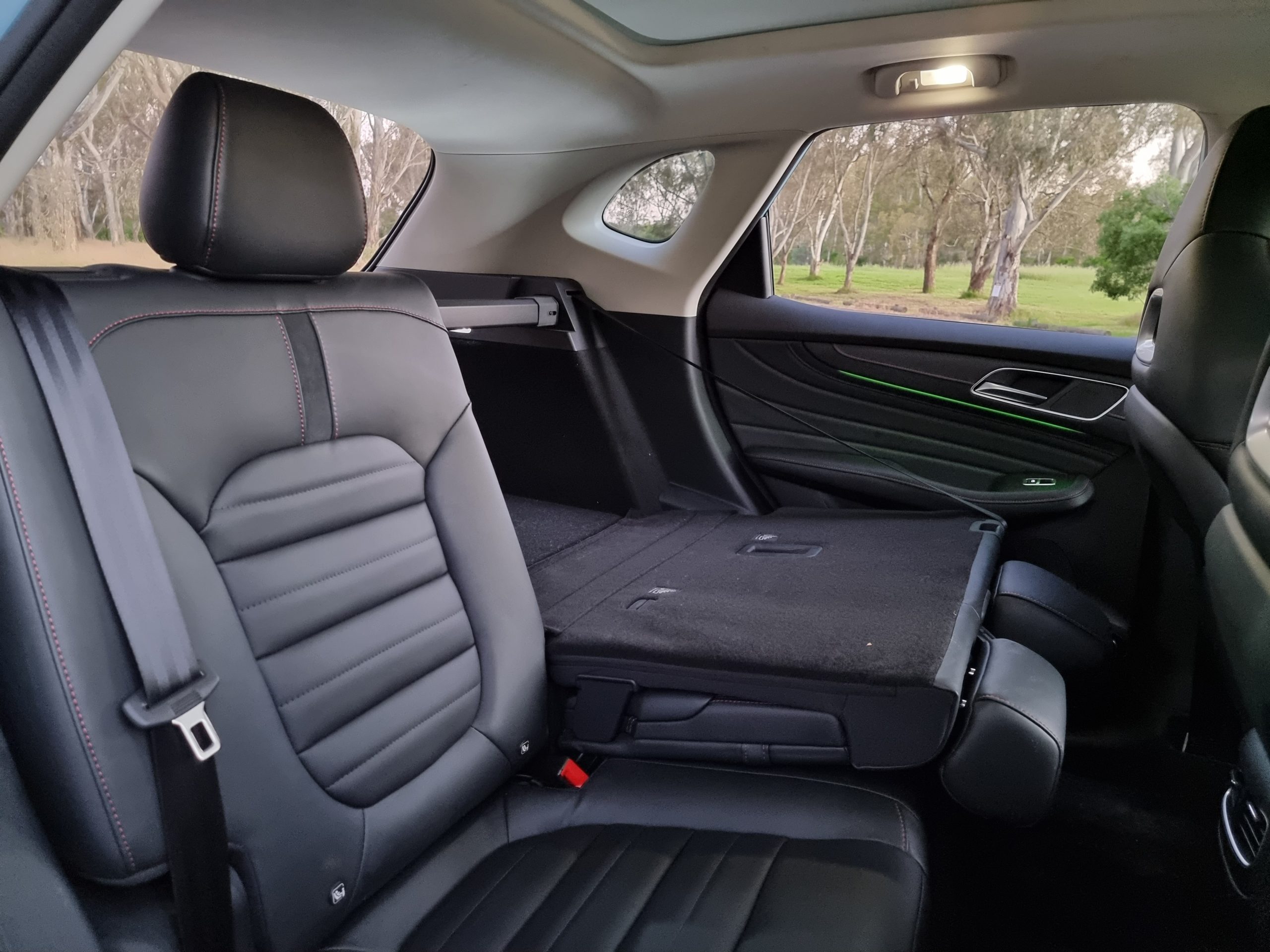 2022 MG HS PHEV interior