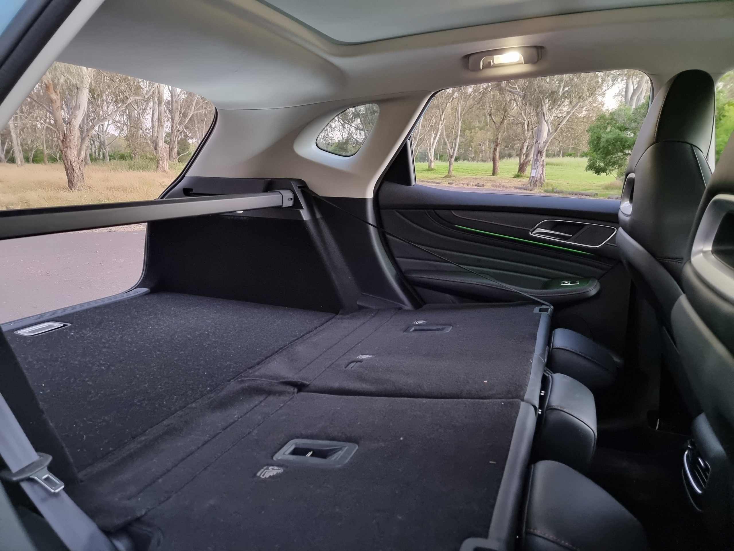 2022 MG HS PHEV interior