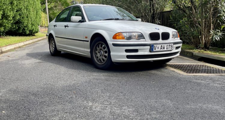 1999 BMW 318i E46
