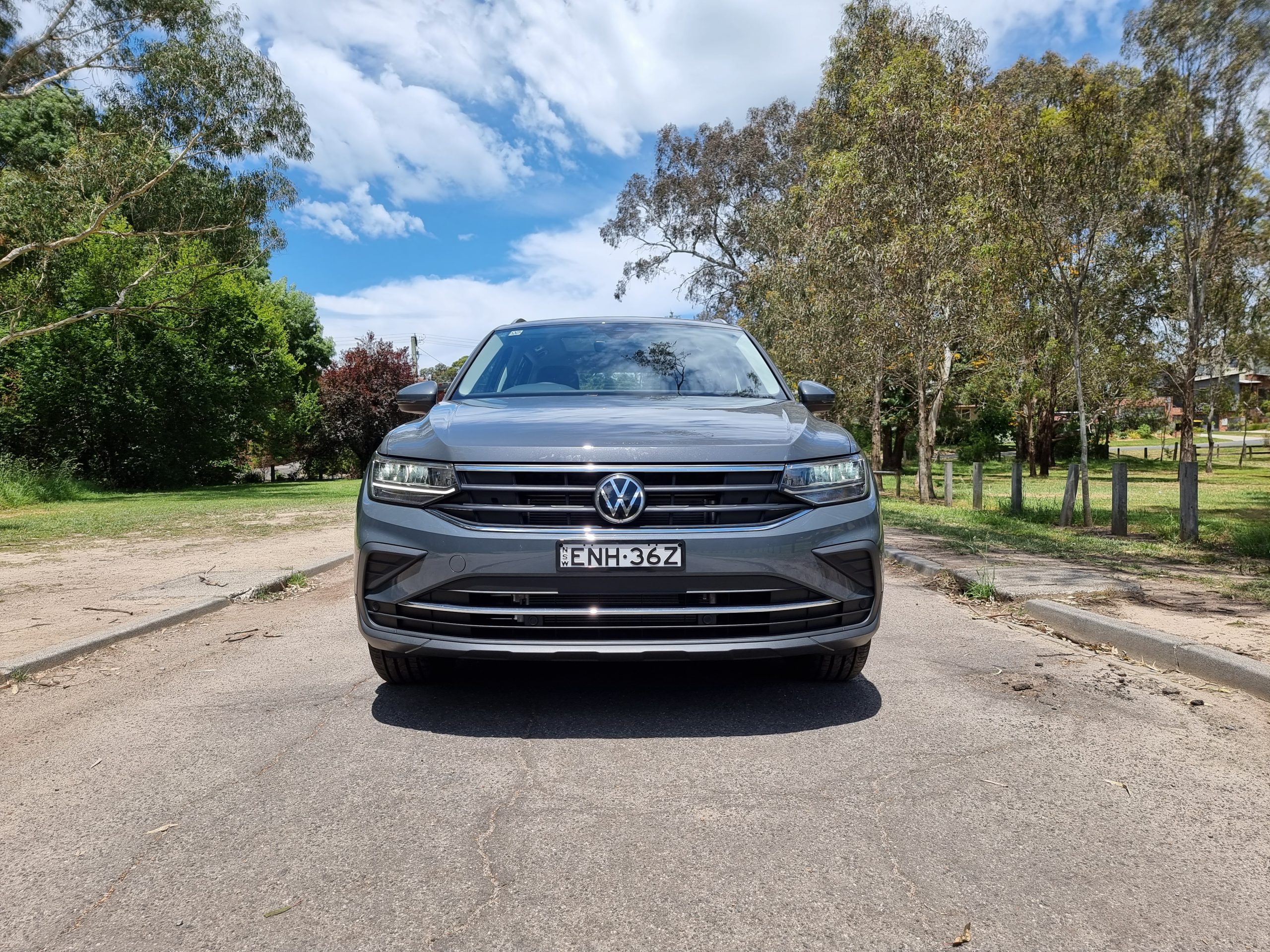 2022 Volkswagen Tiguan front