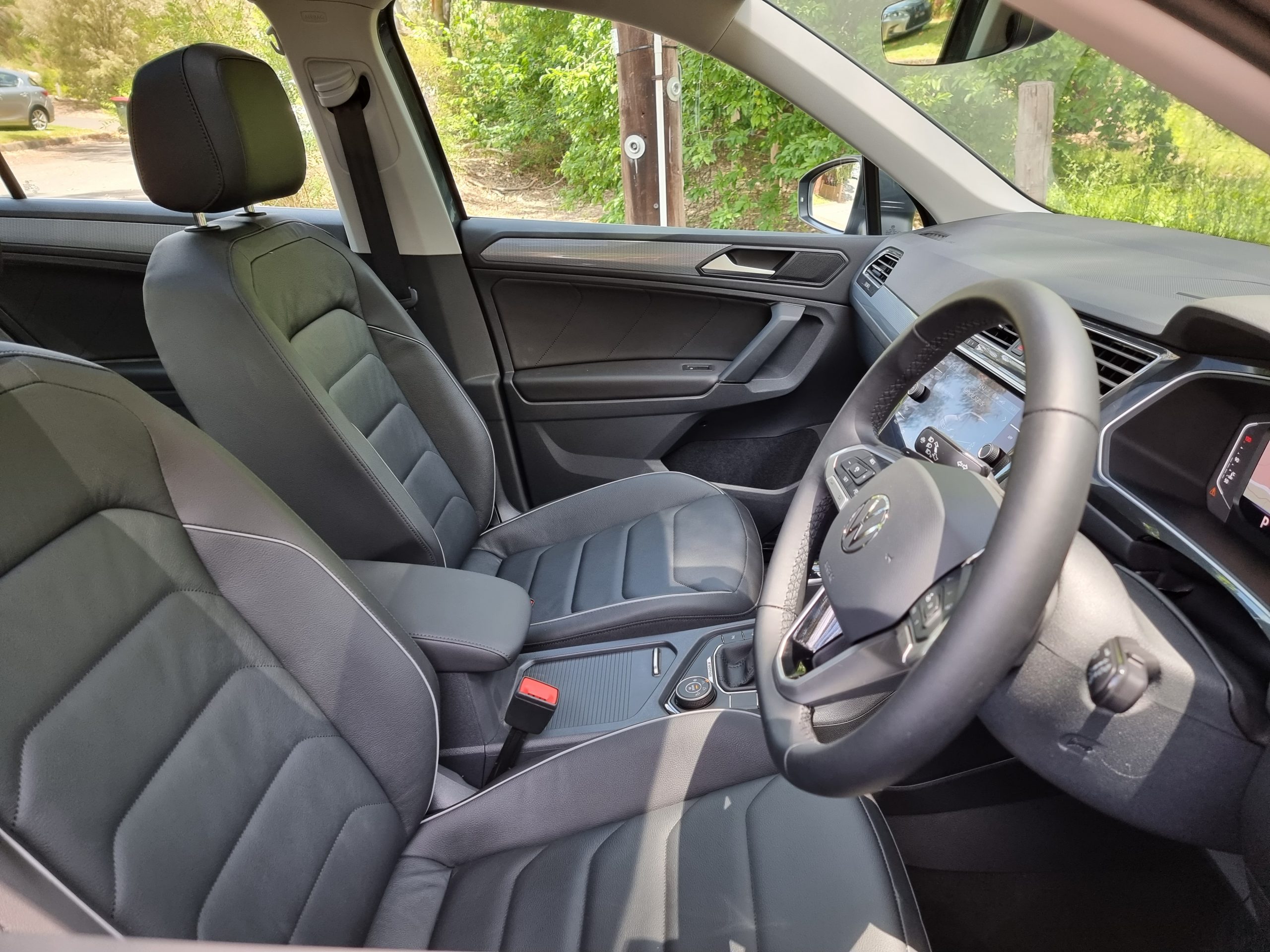 2022 Volkswagen Tiguan interior