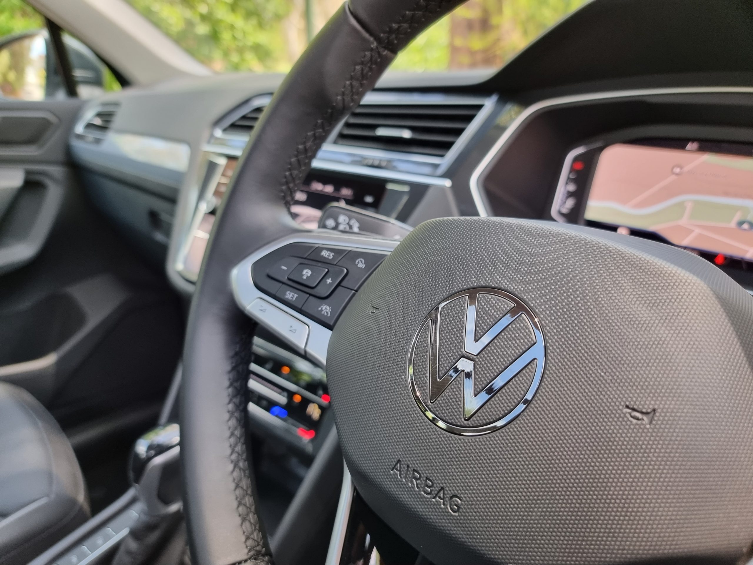 2022 Volkswagen Tiguan interior