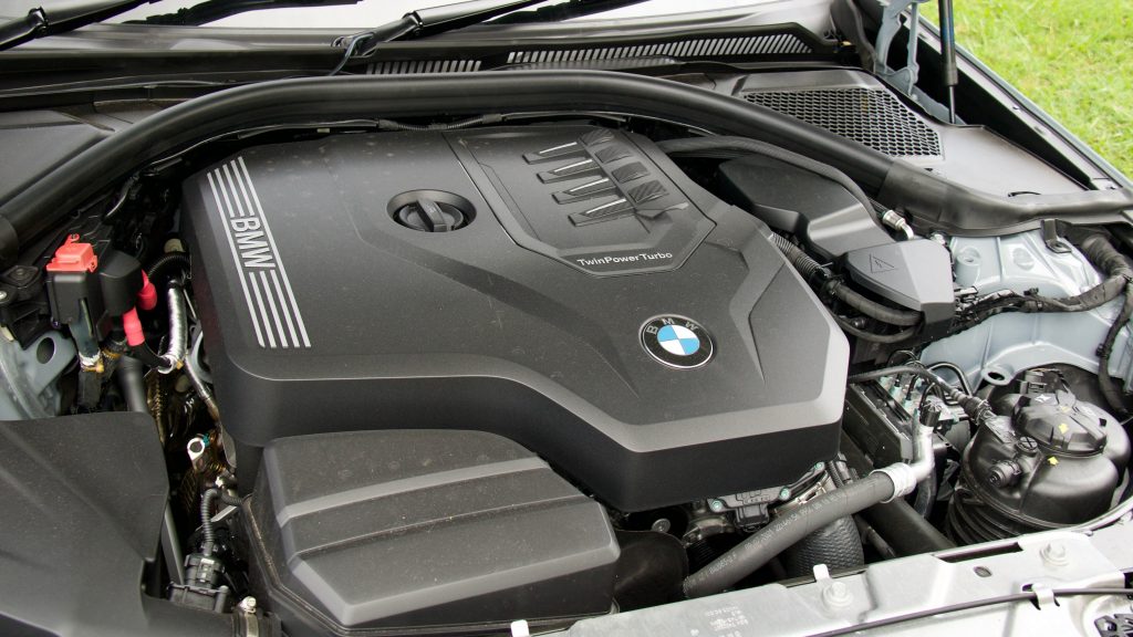 2023 BMW 320i M Sport Sedan Review | DiscoverAuto