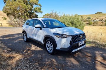 2023 Toyota Corolla Cross white front