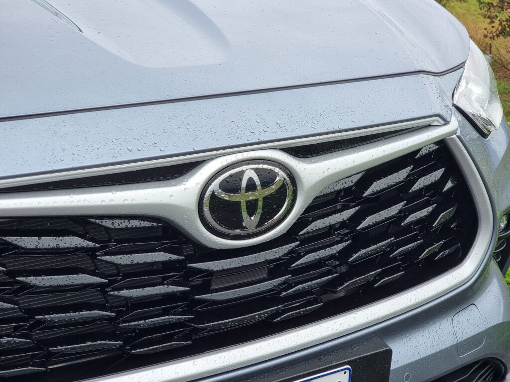 2023 Toyota Kluger front