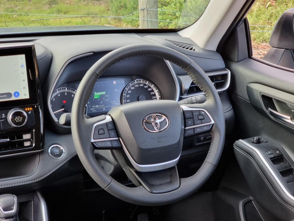 2023 Toyota Kluger interior