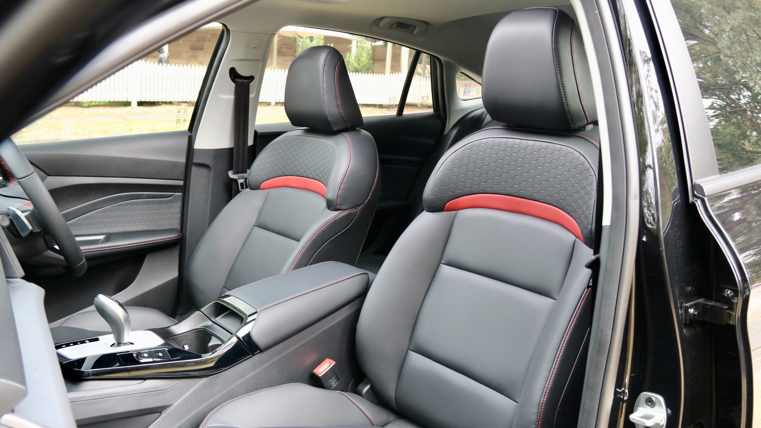 2023 MG 5 Essence front seat