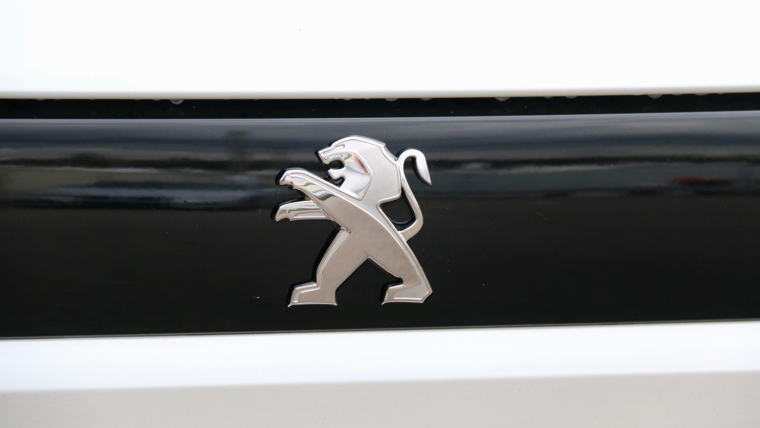 2023 Peugeot 508 GT Sportswagon PHEV badge