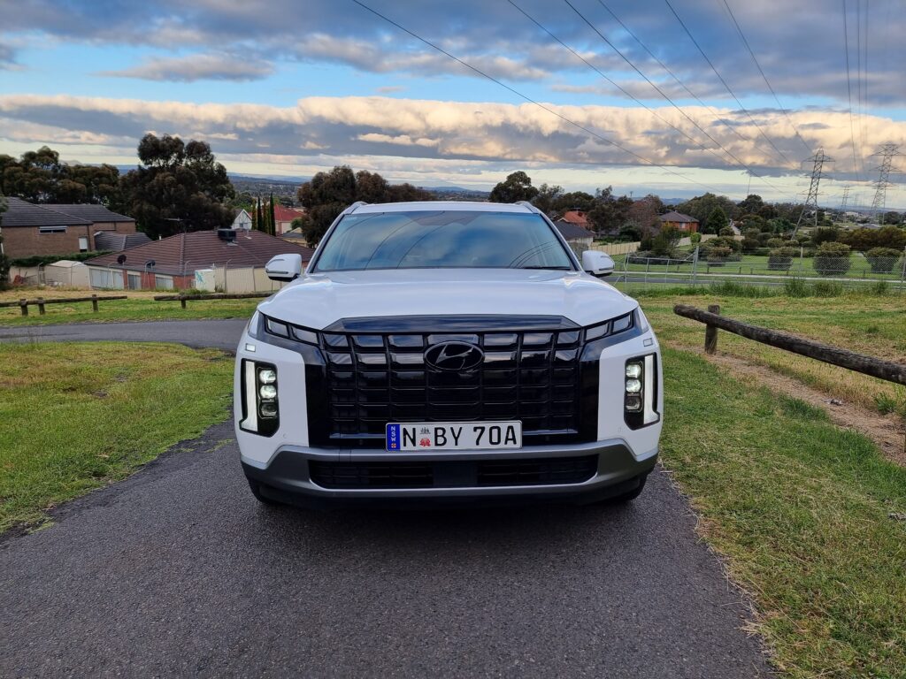 2024 Hyundai Palisade Elite front