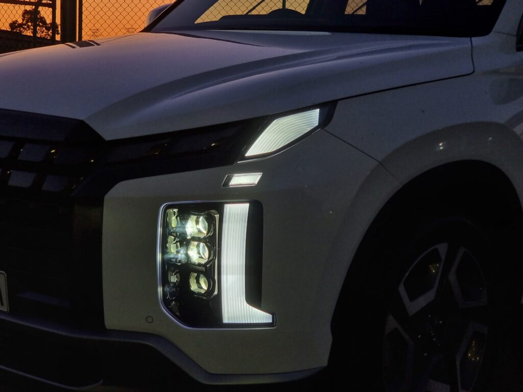 2024 Hyundai Palisade Elite front