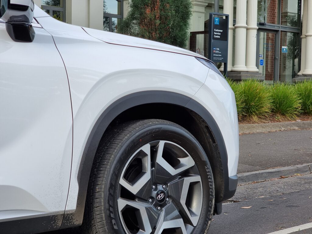 2024 Hyundai Palisade Elite front