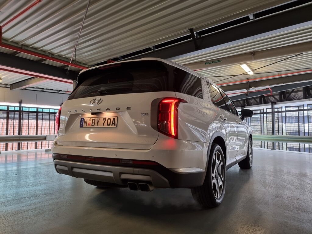 2024 Hyundai Palisade Elite rear