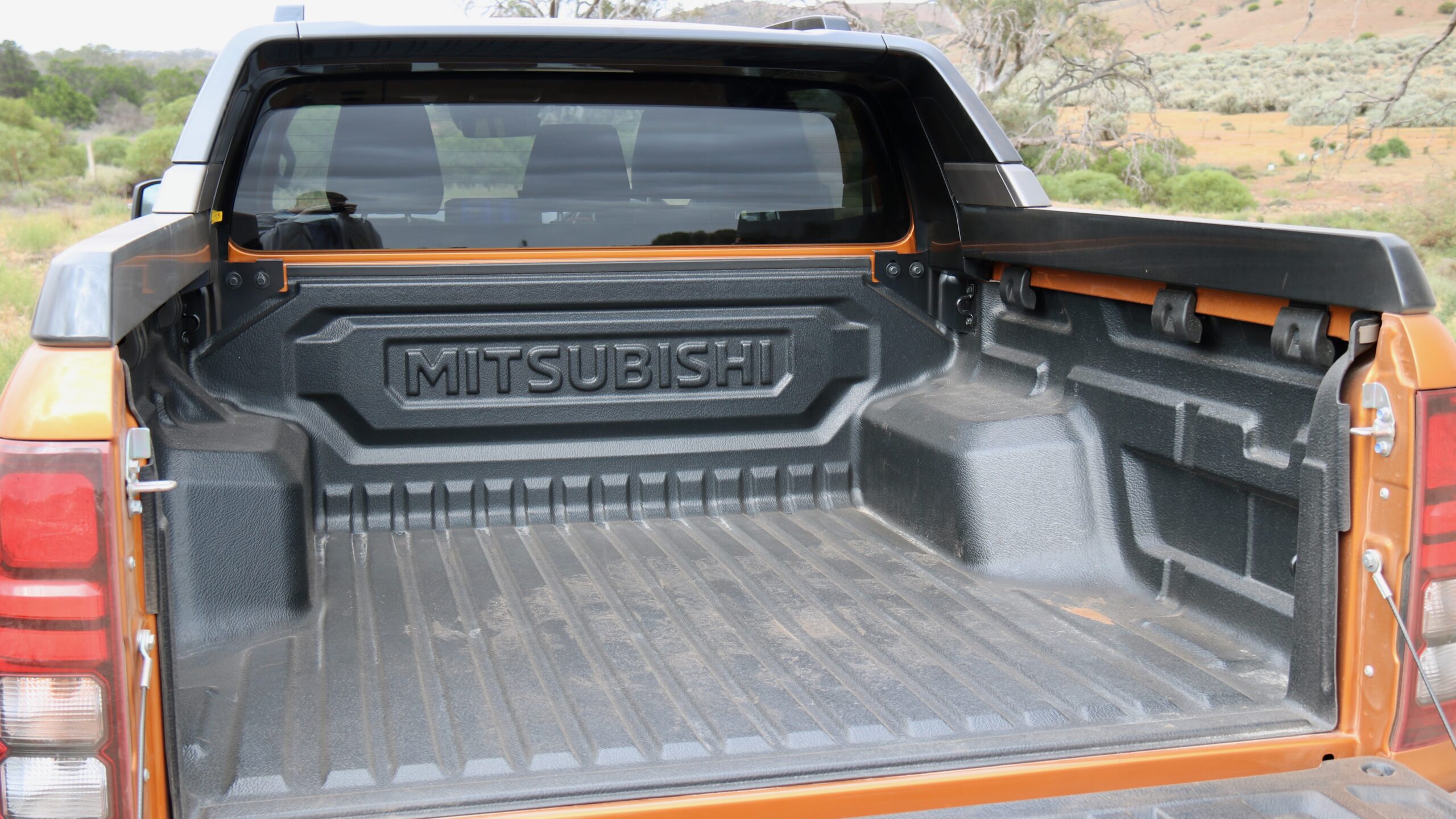 2024 Mitsubishi Triton tub
