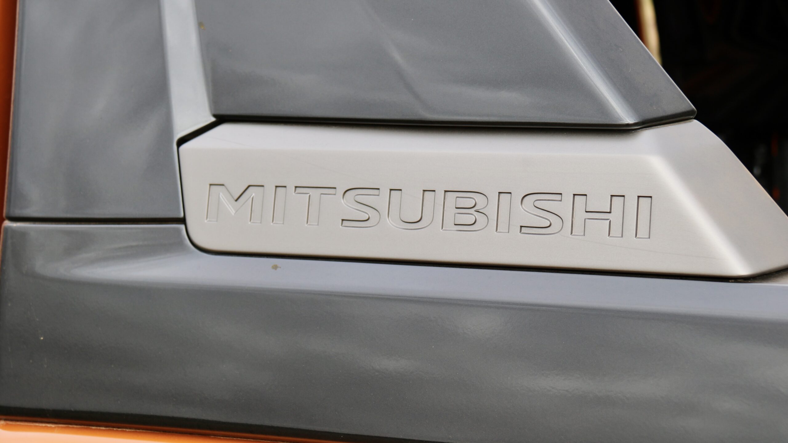 2024 Mitsubishi Triton sports bar