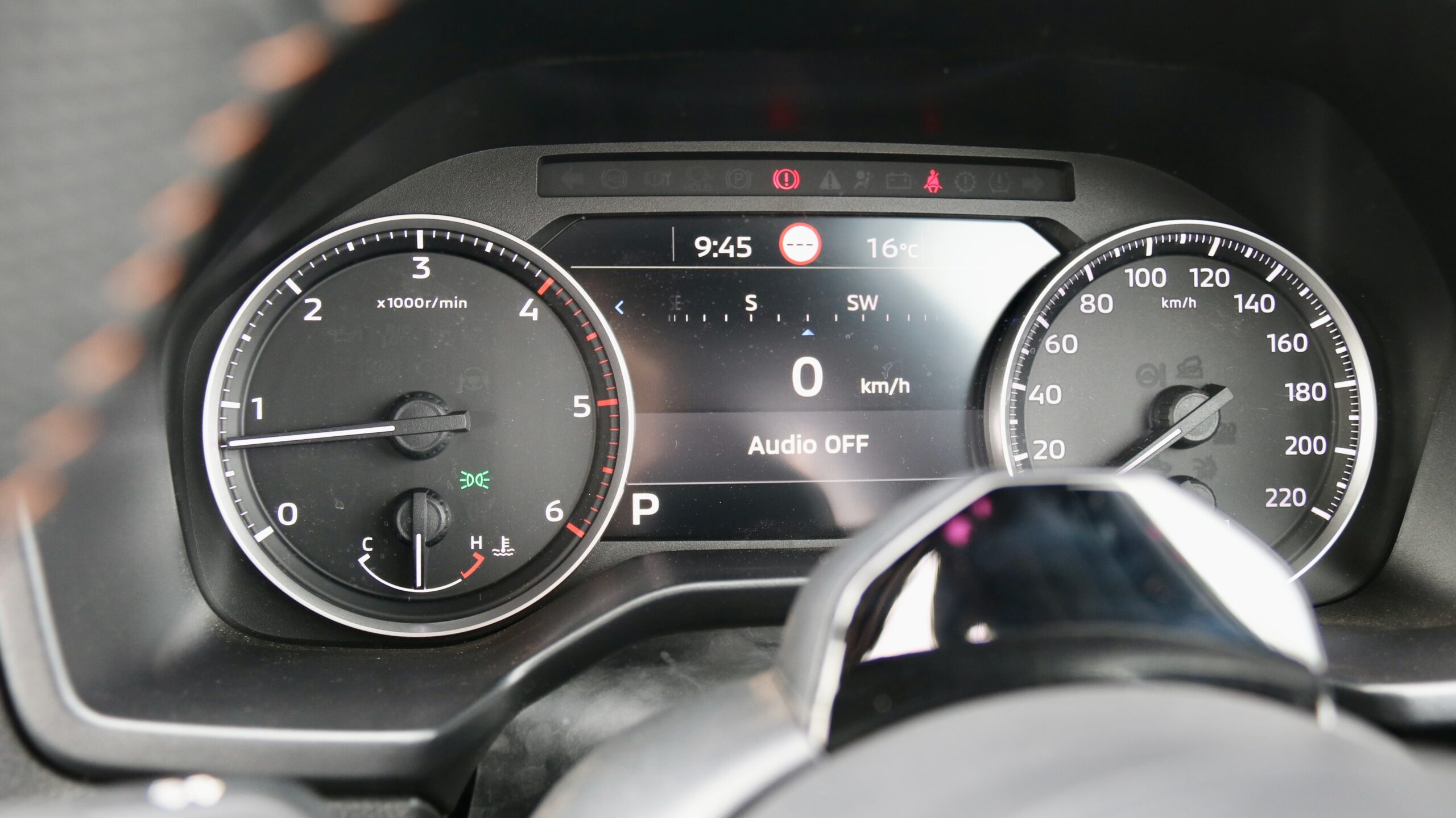 2024 Mitsubishi Triton driver dials