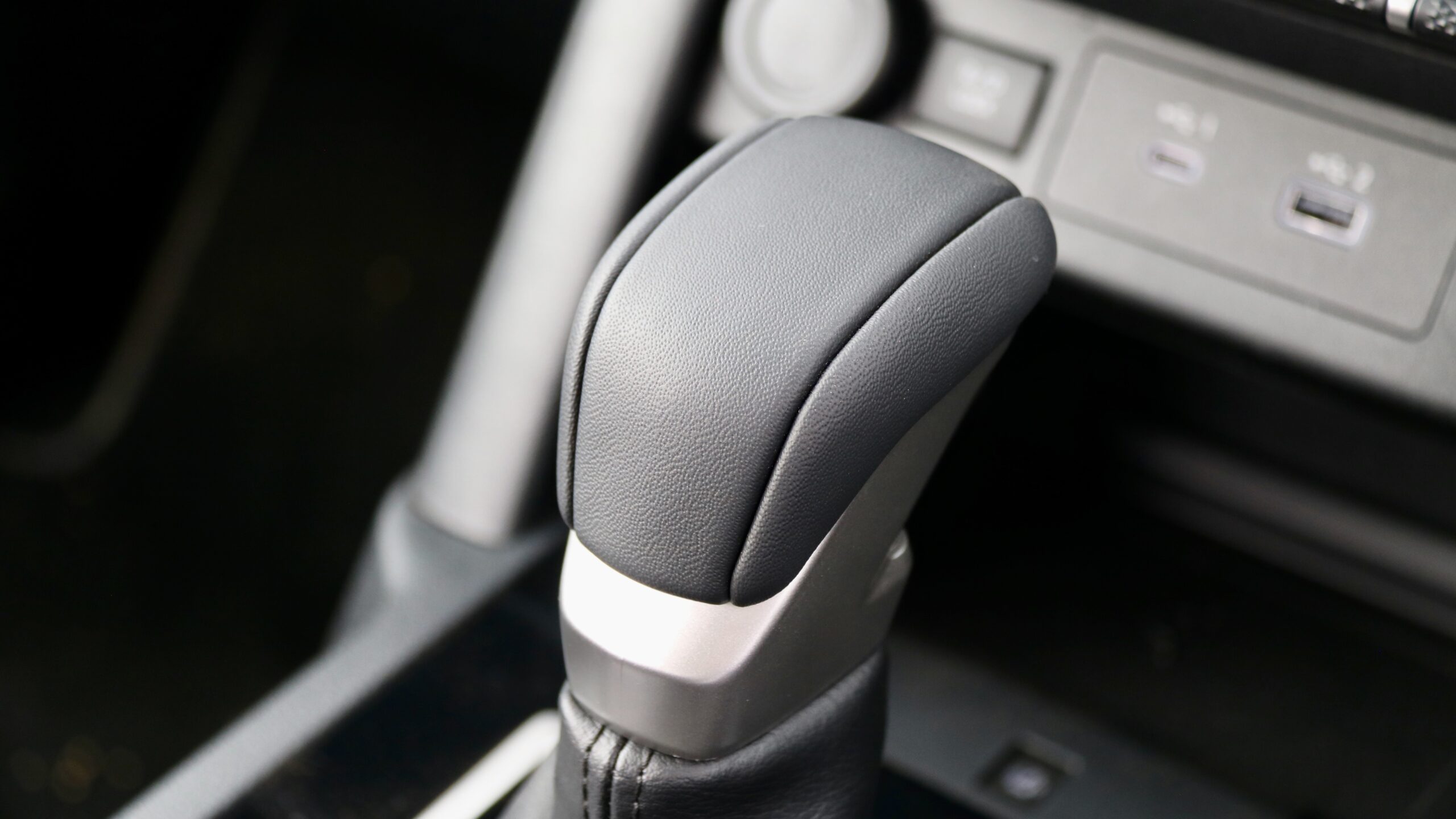 2024 Mitsubishi Triton gear knob
