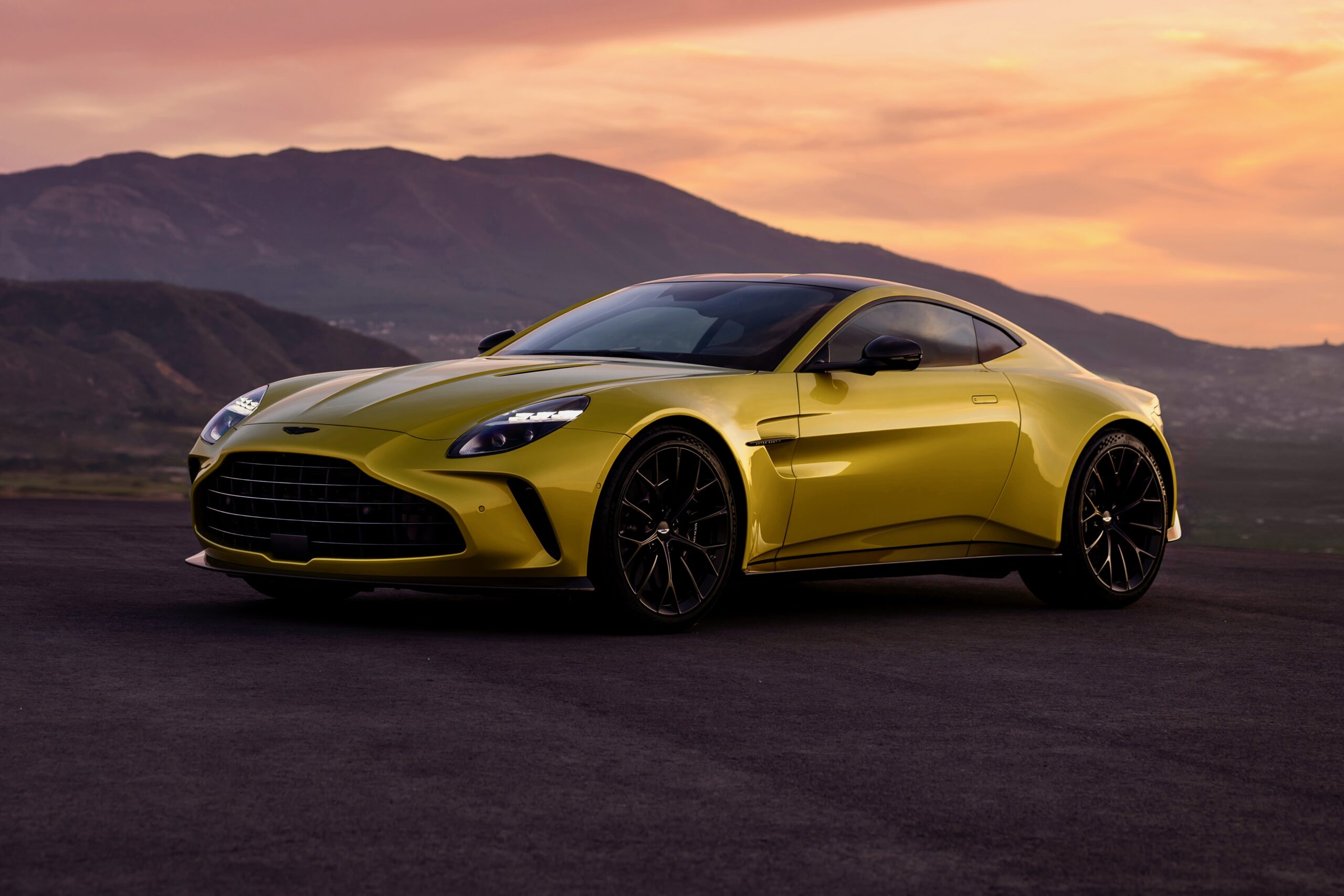 2025 Aston Martin Vantage Adds More Power & New Styling DiscoverAuto