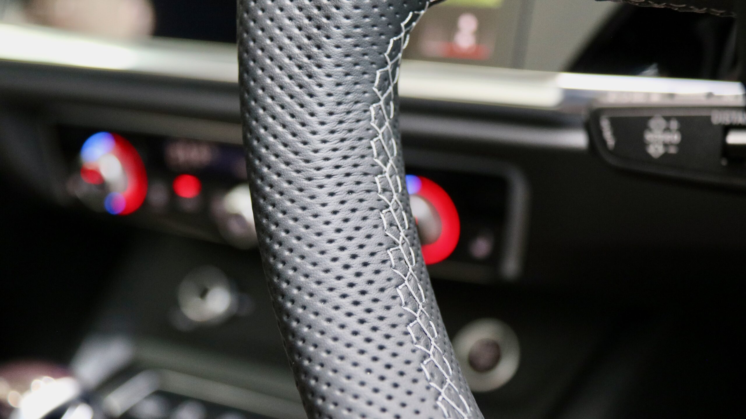 2024 Audi Q3 40 Sportback steering wheel