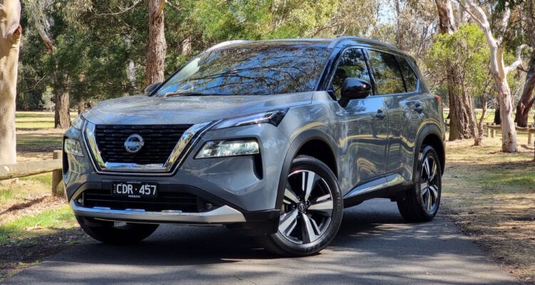 2024 Nissan X-Trail front