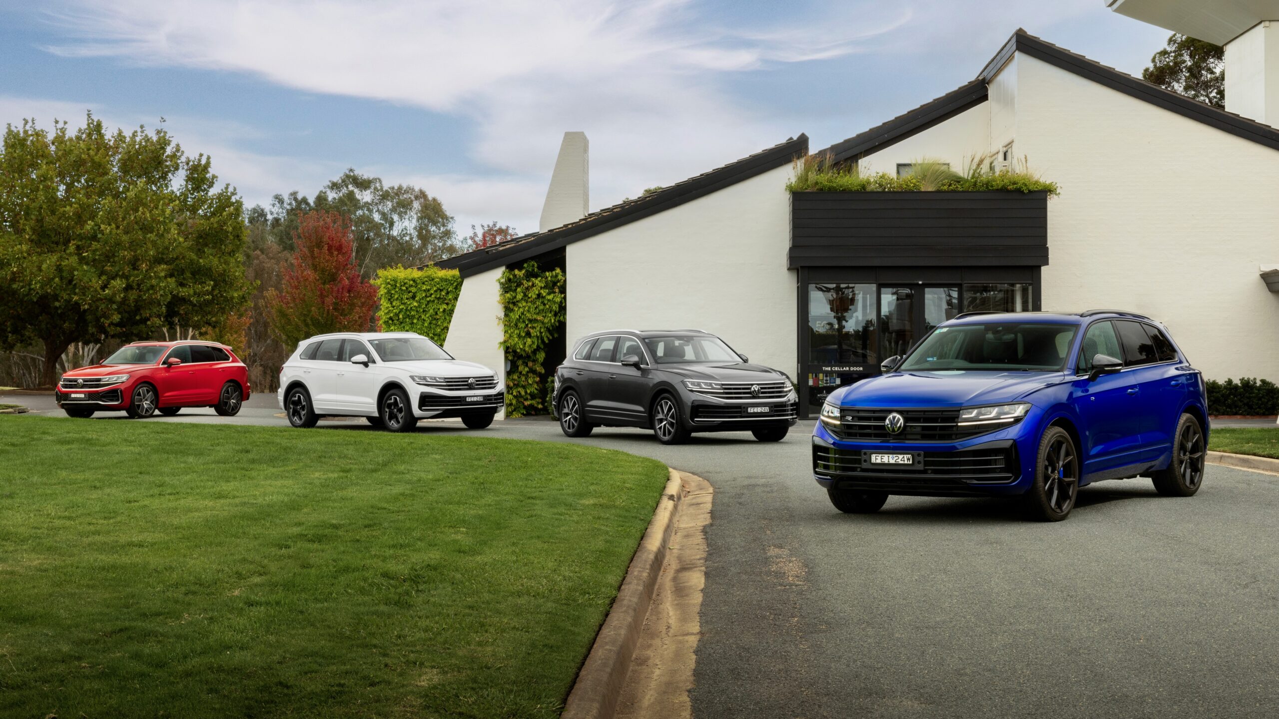 2024 Volkswagen Touareg range front