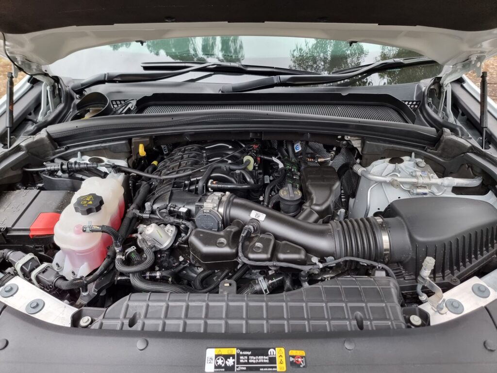 2024 Jeep Grand Cherokee engine