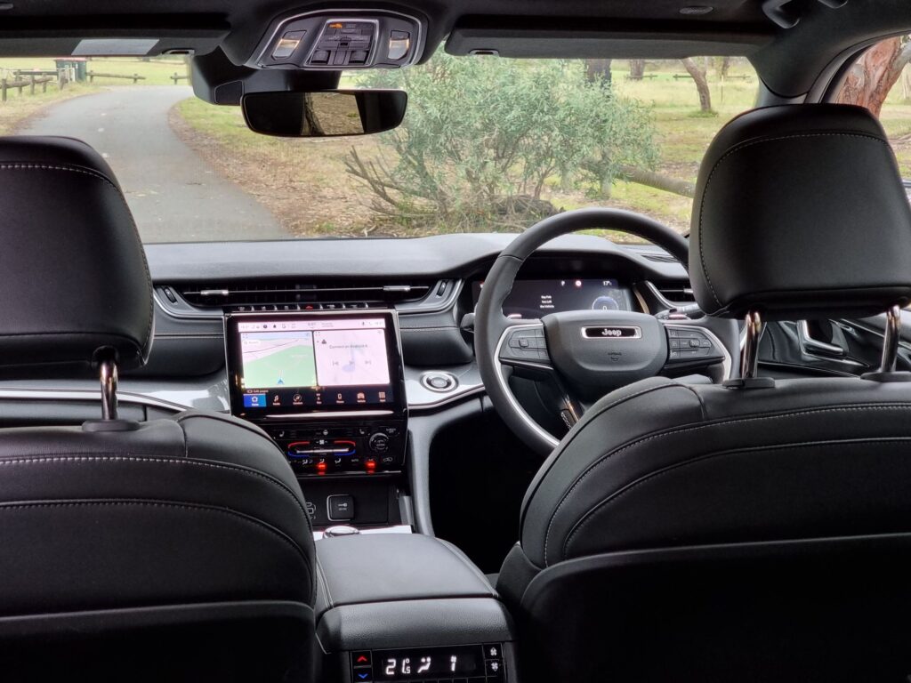 2024 Jeep Grand Cherokee interior